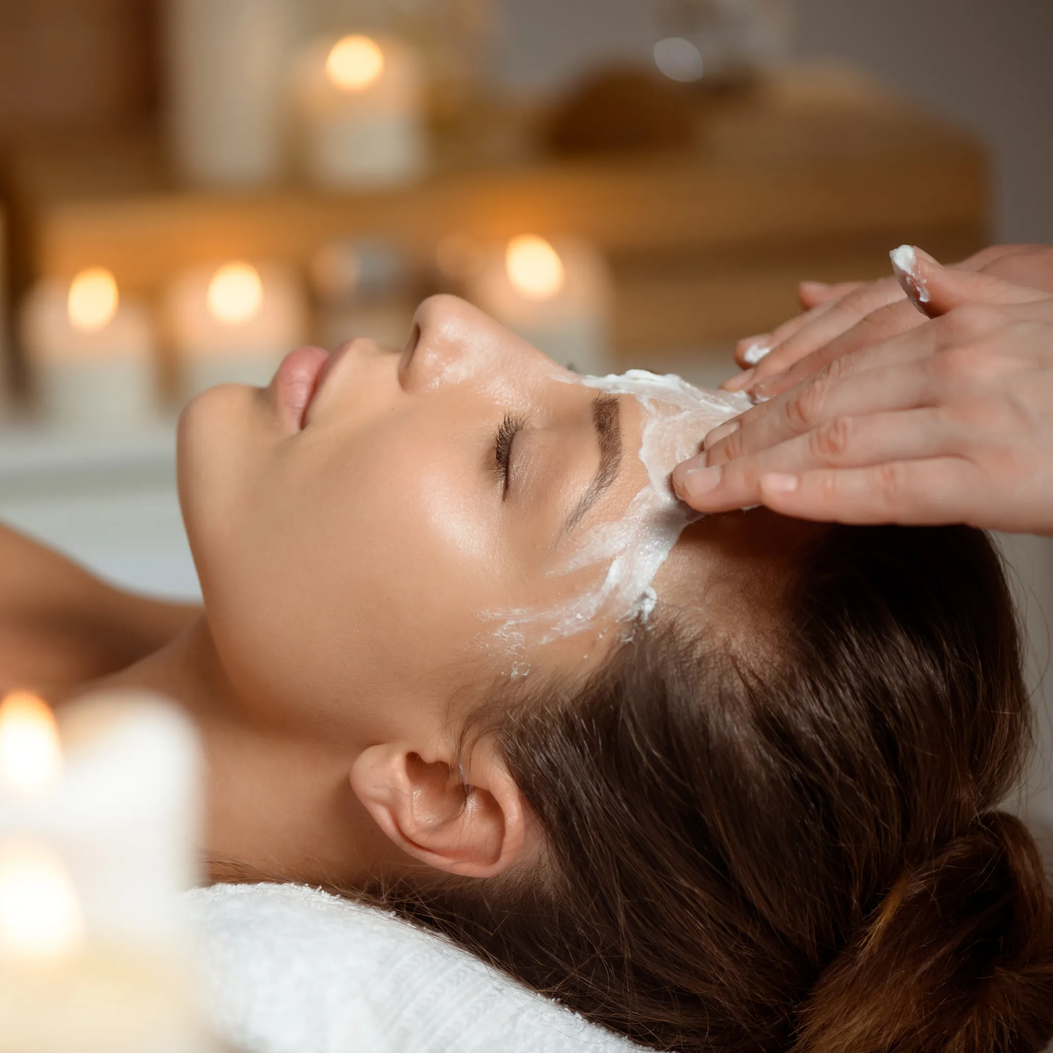 SPA w łódzkim blisko Piotrkowa trybunalskiego Hotel Górski perfekcyjne rozjaśnienie dla zmęczonej i przebarwionej skóry twarzy_5.webp