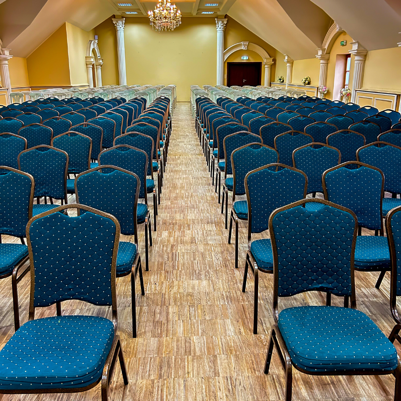Sala Kryształowa w Hotelu Górskim  przestrzeń na imprezy i wydarzenia biznesowe i integracje w Łódzkim (7).png