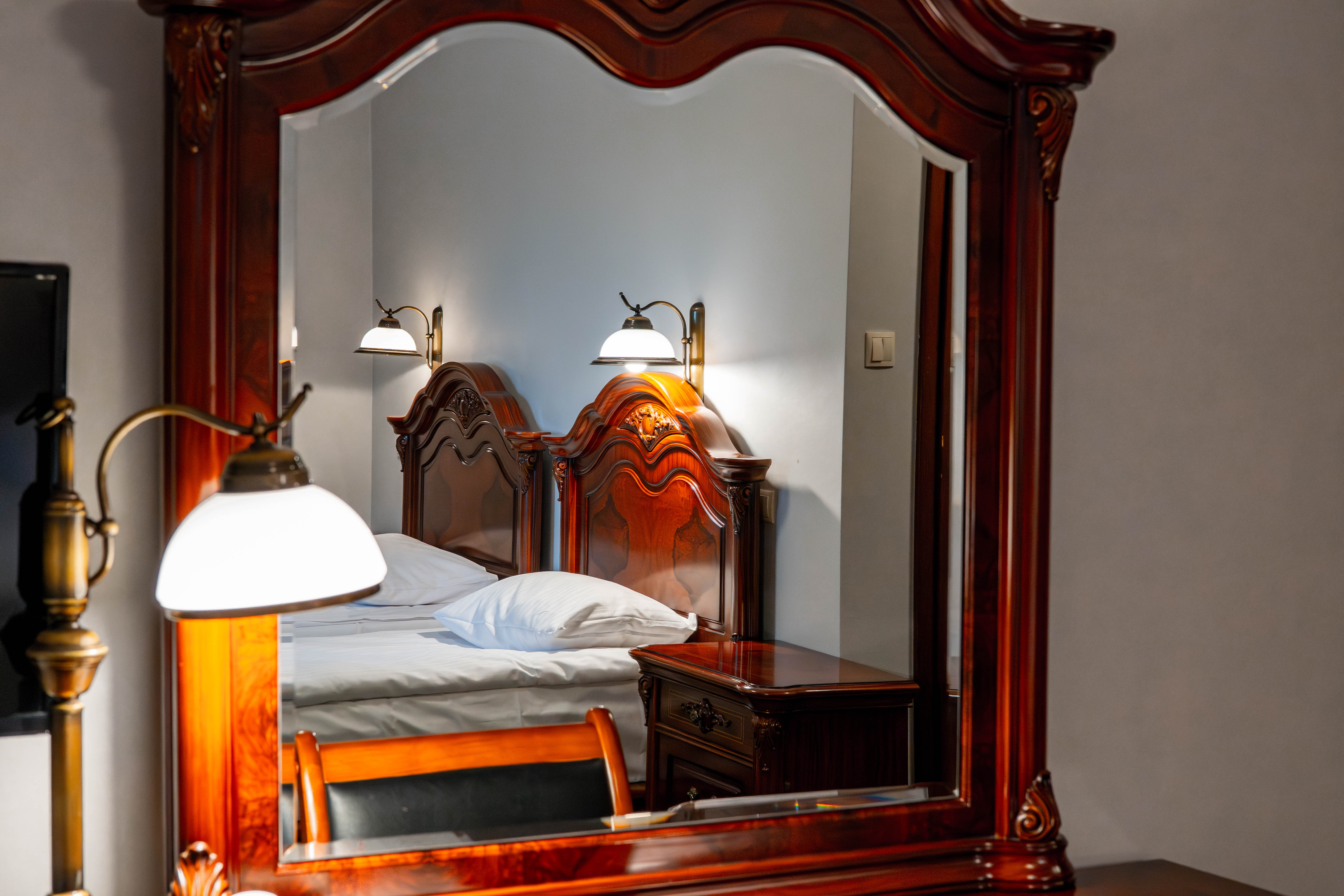 Pokój dwuosobowy Twin Delux komfort klasy premium dla dwóch osób w podróży służbowej w trzygwiazdkowym Hotelu Górskim w łódzkim (1).jpg